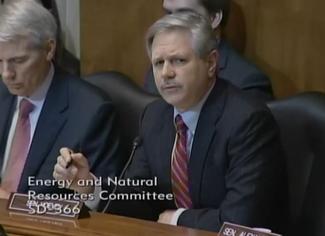 Sen. Hoeven speaks at the ENR business meeting to consider the Keystone XL Pipeline.